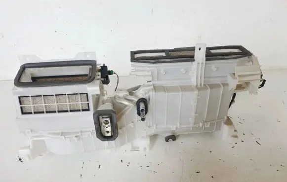 Suzuki Grand Vitara II Interior heater climate box assembly 