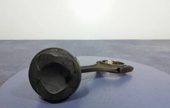 Audi A6 S6 C6 4F Piston 84L103