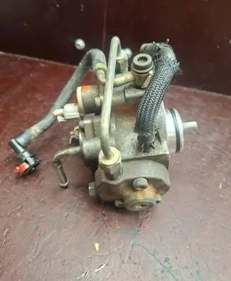 Toyota Corolla Verso E121 Fuel injection high pressure pump 221000R020