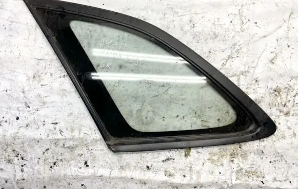 Mazda 3 I Rear side window