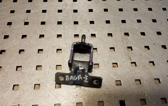 Mitsubishi Outlander Tailgate/trunk/boot hinge