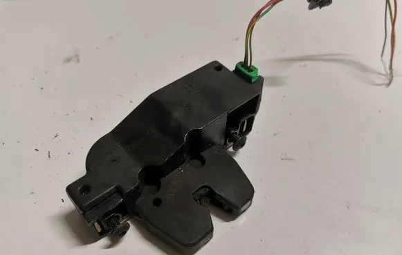 Peugeot 607 Tailgate/trunk/boot lock/catch/latch 9627816980