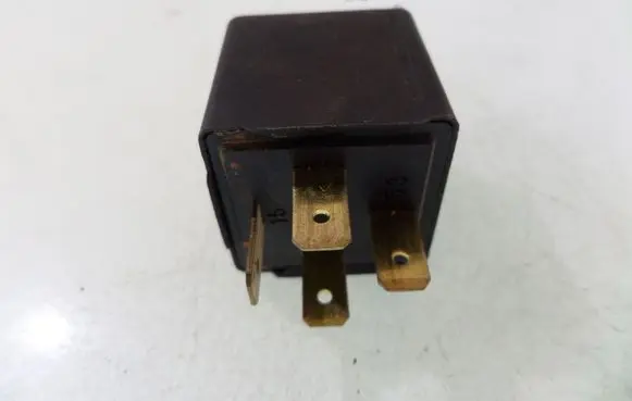 Volkswagen Golf II Other relay 00571900 191955529