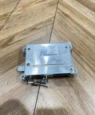 Mercedes-Benz S W221 Bluetooth control unit module A2218708685 A2214424760 DB70045150