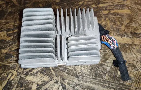 BMW 2 F46 Sound amplifier 9380196