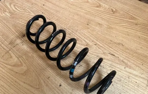 Peugeot 3008 I Rear coil spring
