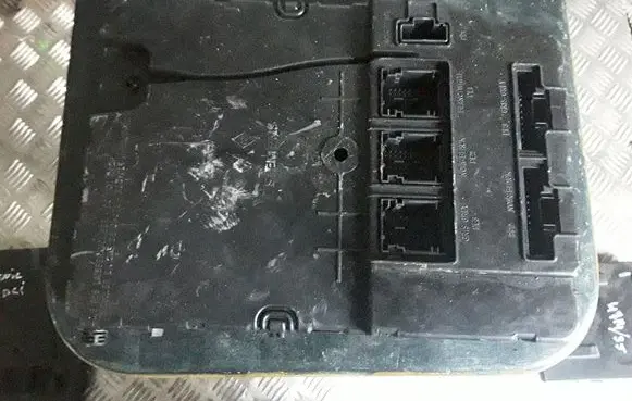 Renault Scenic II - Grand scenic II Comfort/convenience module 8200305576