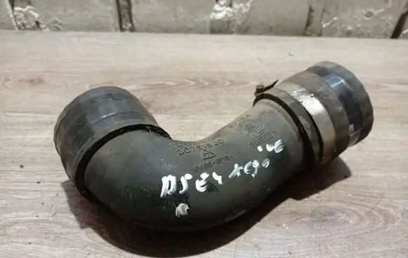 Volvo XC90 Intercooler hose/pipe 30751920