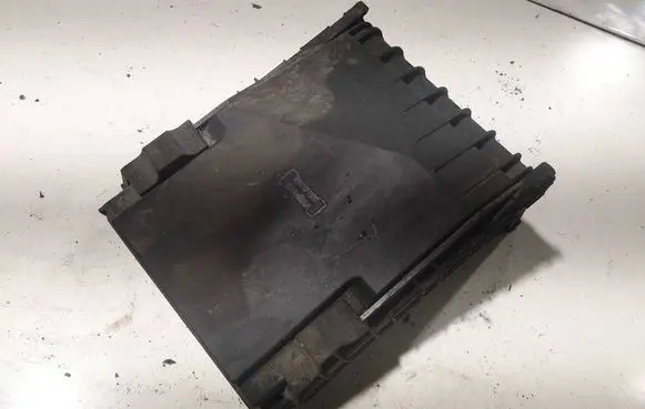 Saab 9-5 Fuse box cover 1K0937132F