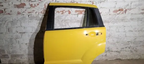 Dodge Caliber Rear door