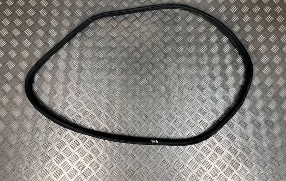 BMW i4 Rubber seal rear door 7482947