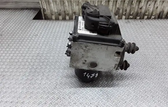 Volkswagen PASSAT B6 ABS Pump 3C0614095P