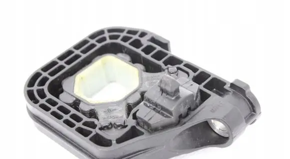 Radiator mount bracket