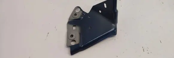 Volkswagen Tiguan Fender mounting bracket 5NA821142B