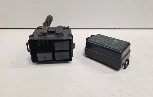 Citroen C-Zero Relay mounting block 