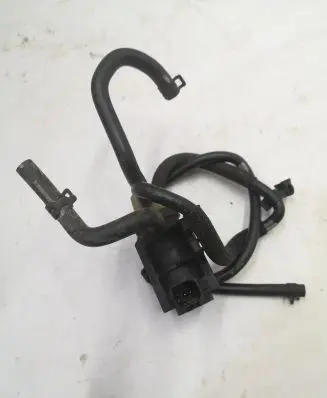 Ford Fusion II Vacuum valve CM5G9F490AA