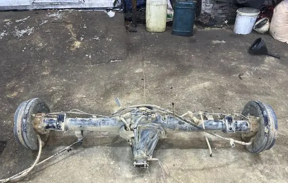 Toyota Hilux VIII Rear axle beam with reductor 411100K820 411100K820A