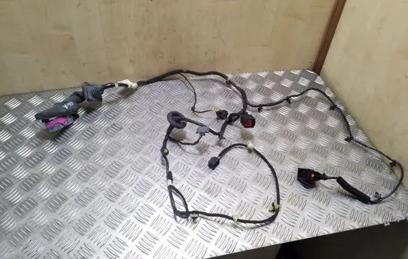 Opel Astra J Front door wiring loom 13315830