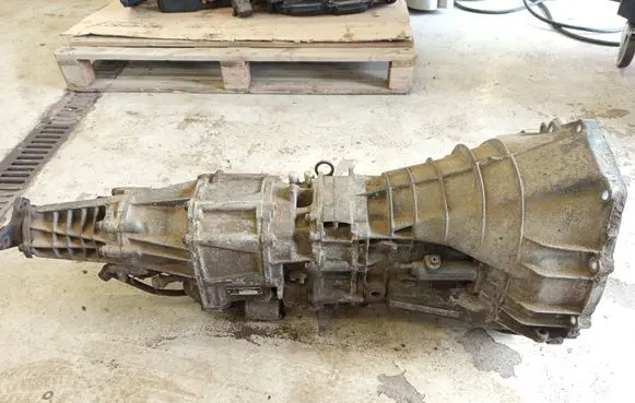 Mercedes-Benz E W124 Manual 5 speed gearbox 717449 1242603001 1242800901