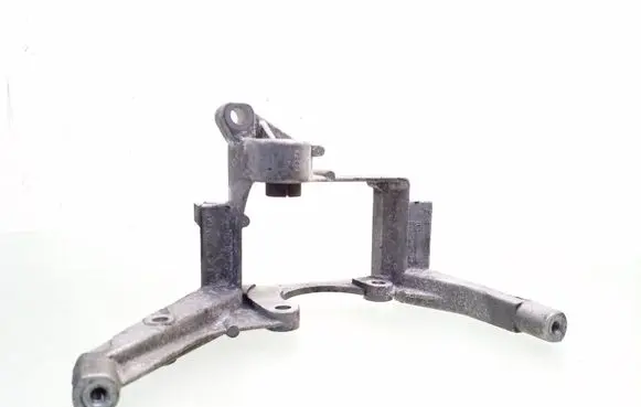 Audi A6 S6 C5 4B Steering rack mounting bracket 