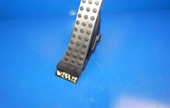 Mercedes-Benz GLC X253 C253 Accelerator throttle pedal A2533000104 181115 1699