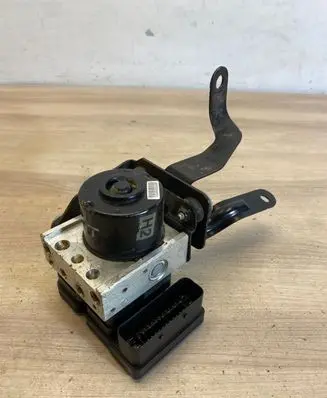 Ford Fiesta ABS Pump 06210955813 28570059023