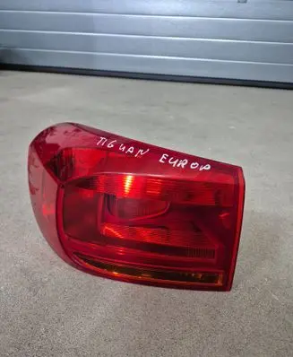 Volkswagen Tiguan Rear/tail lights 5N0945095Q 2SD01073801