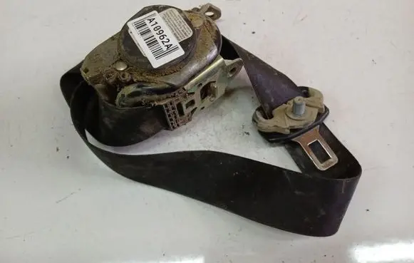 Skoda Octavia Mk2 (1Z) Front seatbelt 1Z0857702A
