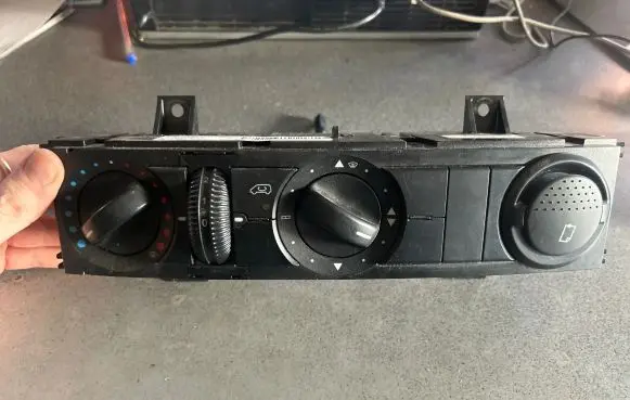 Mercedes-Benz Sprinter W906 Climate control unit A9068300185KZ 5HB00901100