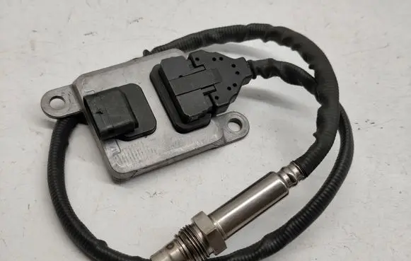Mercedes-Benz C W205 Lambda probe sensor A0009053503 5WK96682D 0009053503