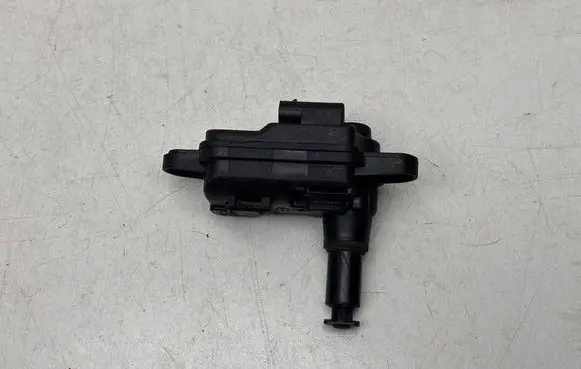Volkswagen Golf Sportsvan Fuel tank cap lock motor 510810773