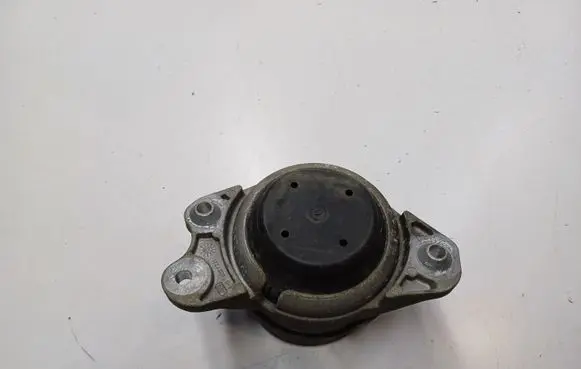 Mercedes-Benz GLC X253 C253 Engine mount bracket A2052407900 3618768
