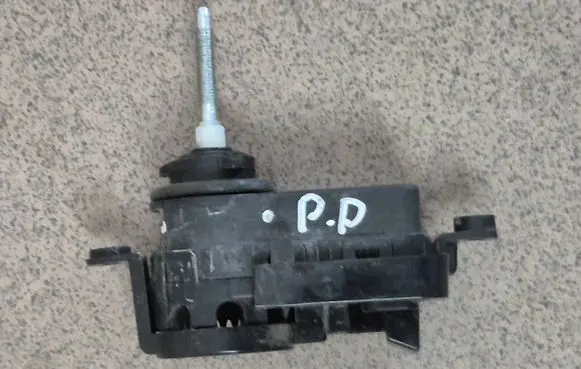 Hyundai Tucson TL Headlight level adjustment motor 