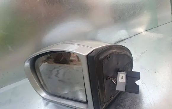 Mercedes-Benz C W203 Front door electric wing mirror 413133417