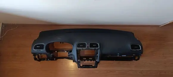 Volkswagen Golf VI Dashboard 5K1857001A 5K1858295E