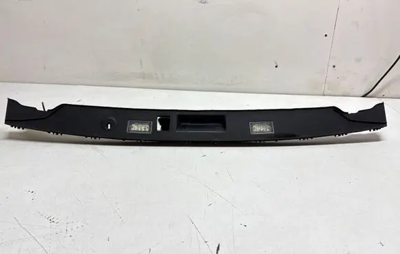BMW 7 F01 F02 F03 F04 Trunk door license plate light bar 7200035