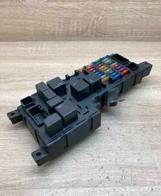 Volvo S70 V70 V70 XC Fuse module 8637841 518322326