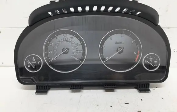 BMW 5 F10 F11 Speedometer (instrument cluster) 9249347