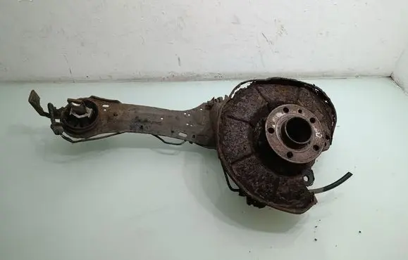 Volvo V70 Rear wheel hub spindle/knuckle 