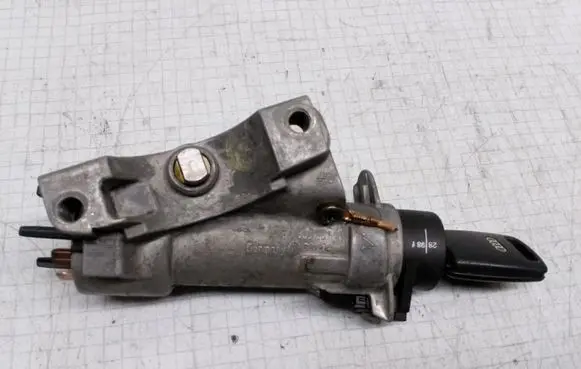 Audi A4 S4 B5 8D Ignition lock 4B0905851C 4B0905649