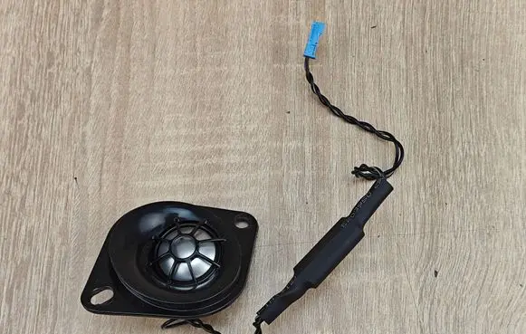 BMW 8 G16 Panel speaker 9226358