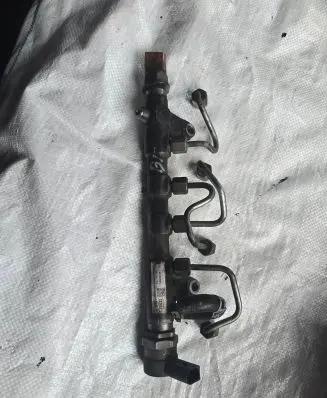 Volkswagen PASSAT B7 Fuel main line pipe 03L130089J
