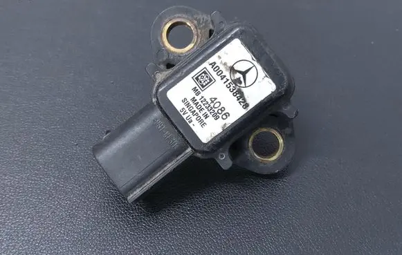 Mercedes-Benz E W211 Air pressure sensor A0041538428 0041538428