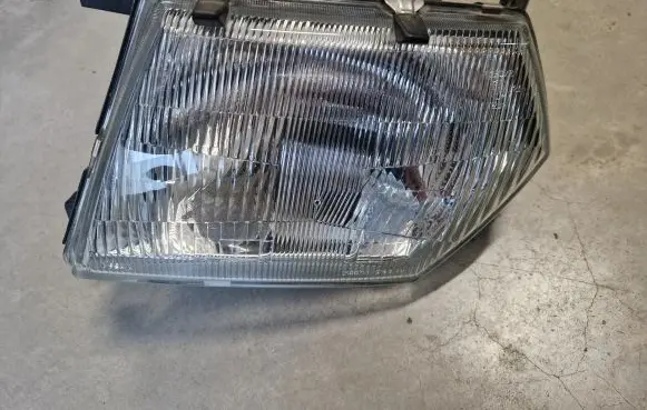 Nissan Patrol Y61 Headlight/headlamp