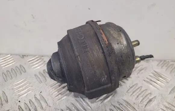 Engine mount bracket