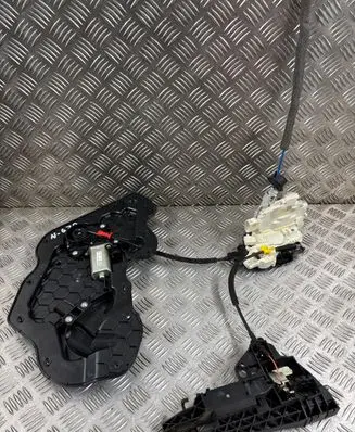Audi A8 S8 D4 4H Rear door soft close latching motor 4H0839915 4F0837059 4H0839015C