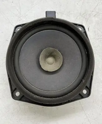 Mitsubishi Pajero Front door speaker EAS16P643A3