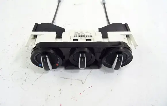 Audi A1 Climate control unit