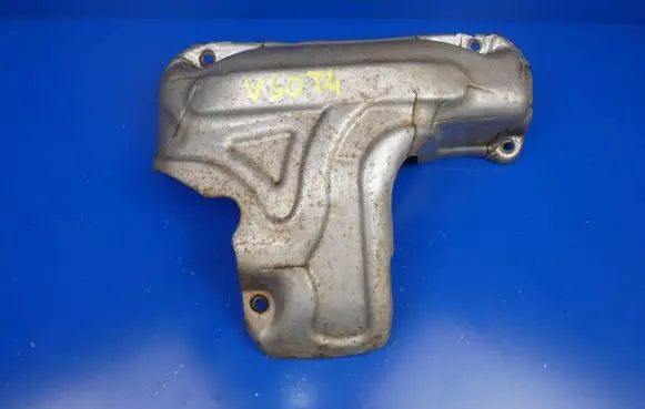 Volvo V60 Heat shield in engine bay BM5G9N454AD 46R151A10