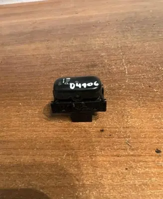 Mercedes-Benz E W210 Parking (PDC) sensor switch 2108211451 D4106